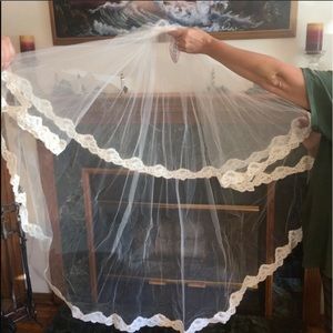 Never worn Lace Trim Wedding Veil